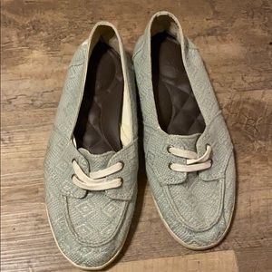 Gently used reef slide ons